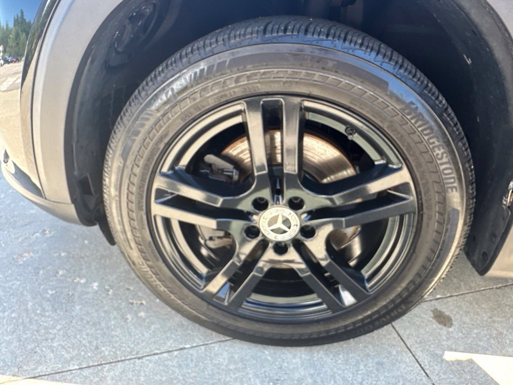 Used 2020 Mercedes-Benz GLB 250 4MATIC w/ Premium Package image 31
