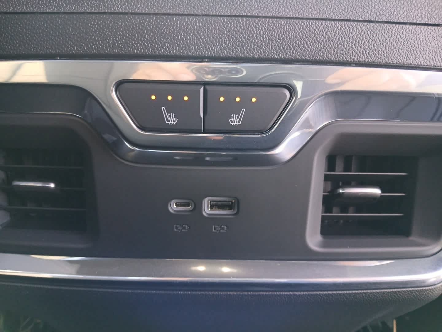 Used 2023 Chevrolet Silverado 1500 High Country w/ High Country Premium Package AWD/4WD image 93