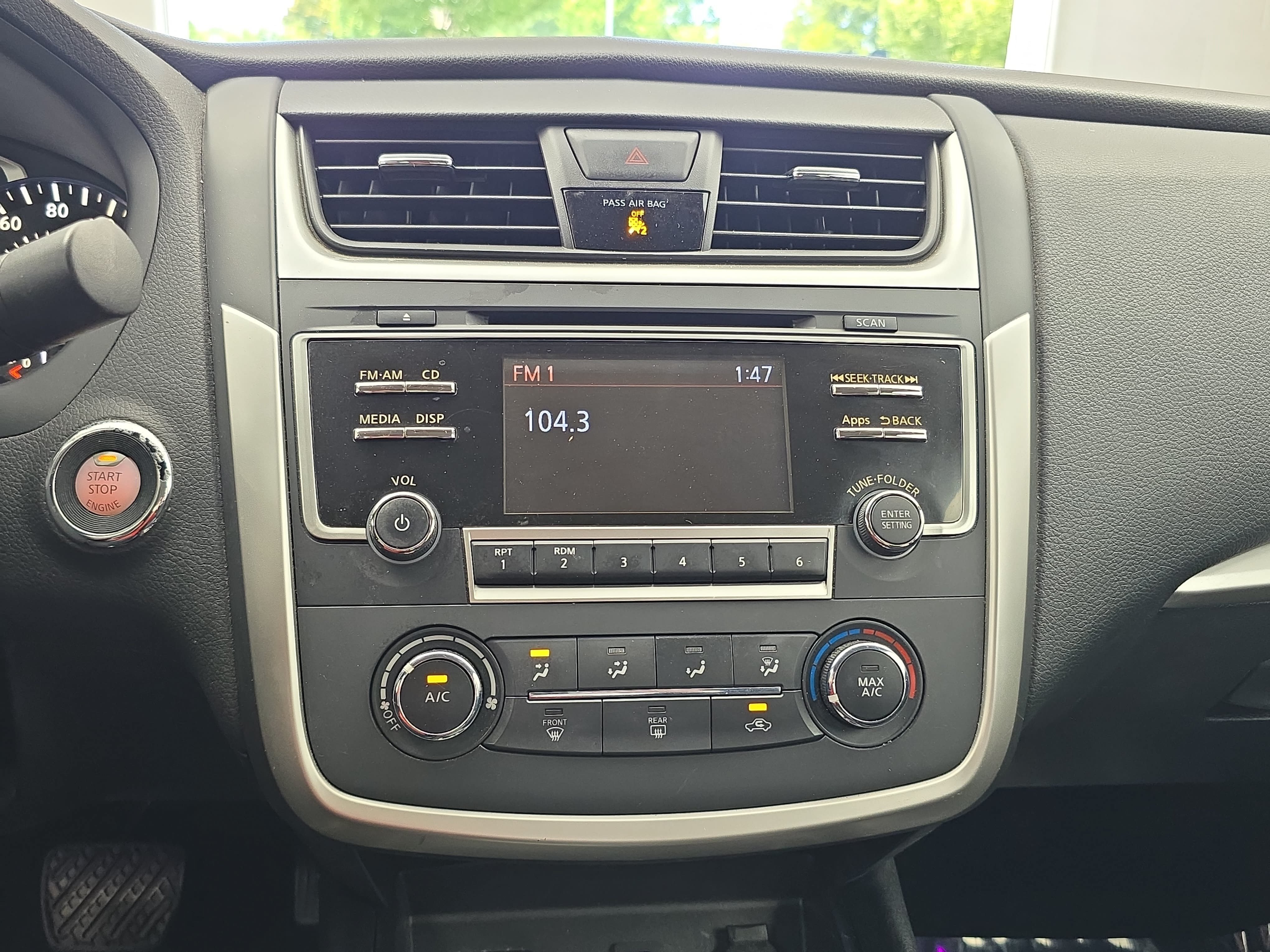 Used 2016 Nissan Altima 2.5 SR w/ Interior Lighting Package FWD image 19