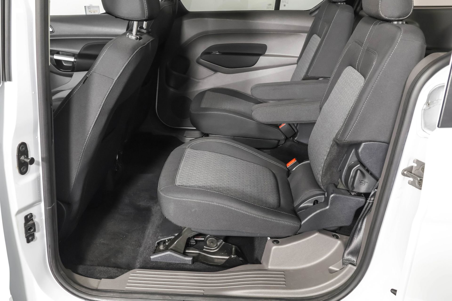 Used 2023 Ford Transit Connect XLT FWD image 33