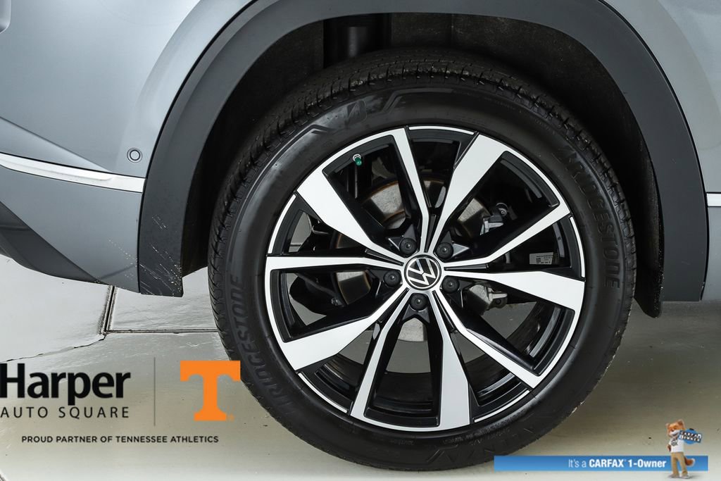 Used 2025 Volkswagen Atlas Cross Sport SEL Premium R-Line image 52