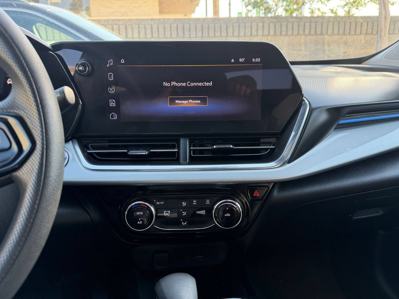 Used 2025 Chevrolet Trax LT FWD image 17
