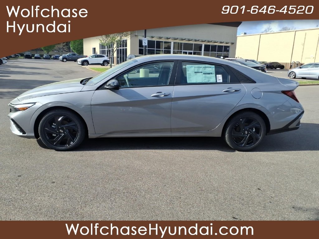 Used 2026 Hyundai Elantra Sport w/ Cargo Package FWD image 2