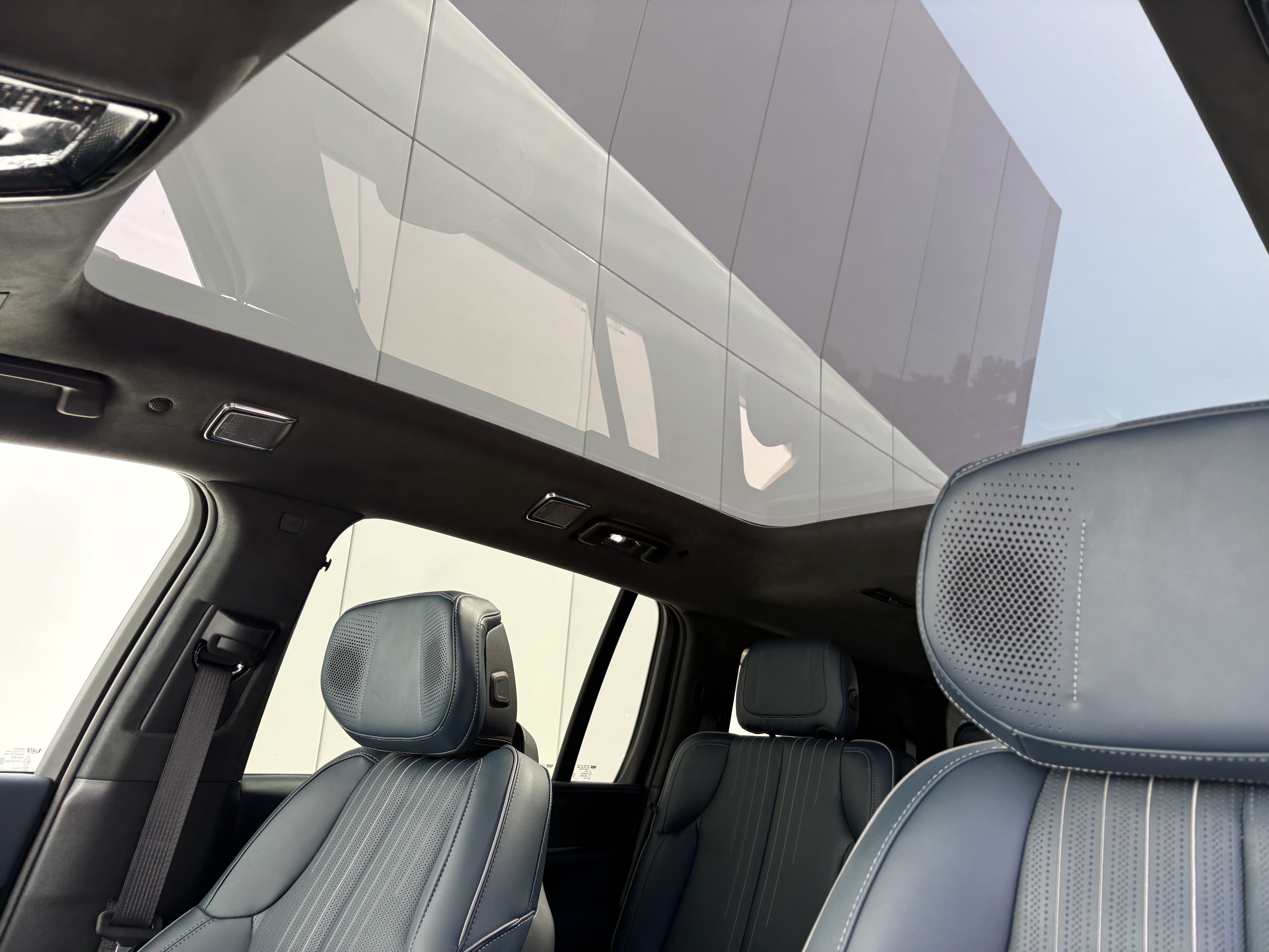 New 2025 Cadillac Escalade IQ Sport 2 w/ LPO, ONYX Package AWD/4WD image 17