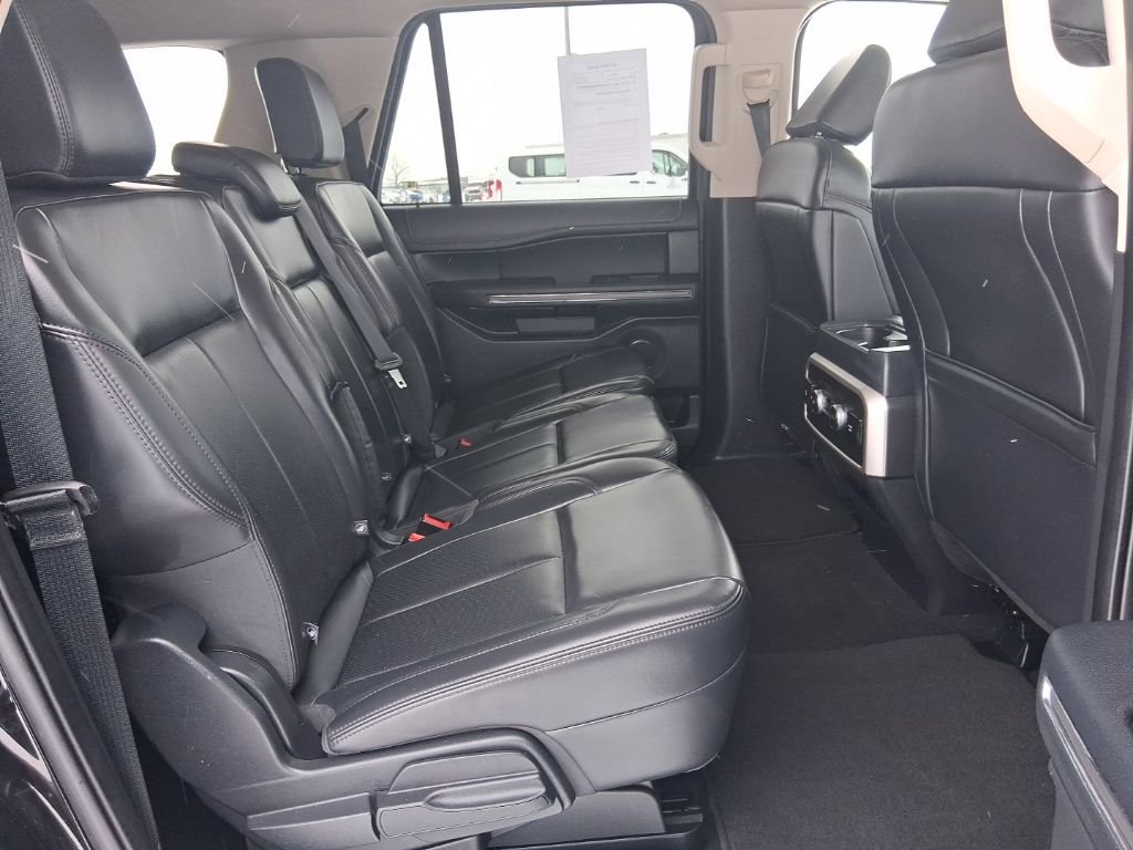 Used 2024 Ford Expedition Max XLT image 19