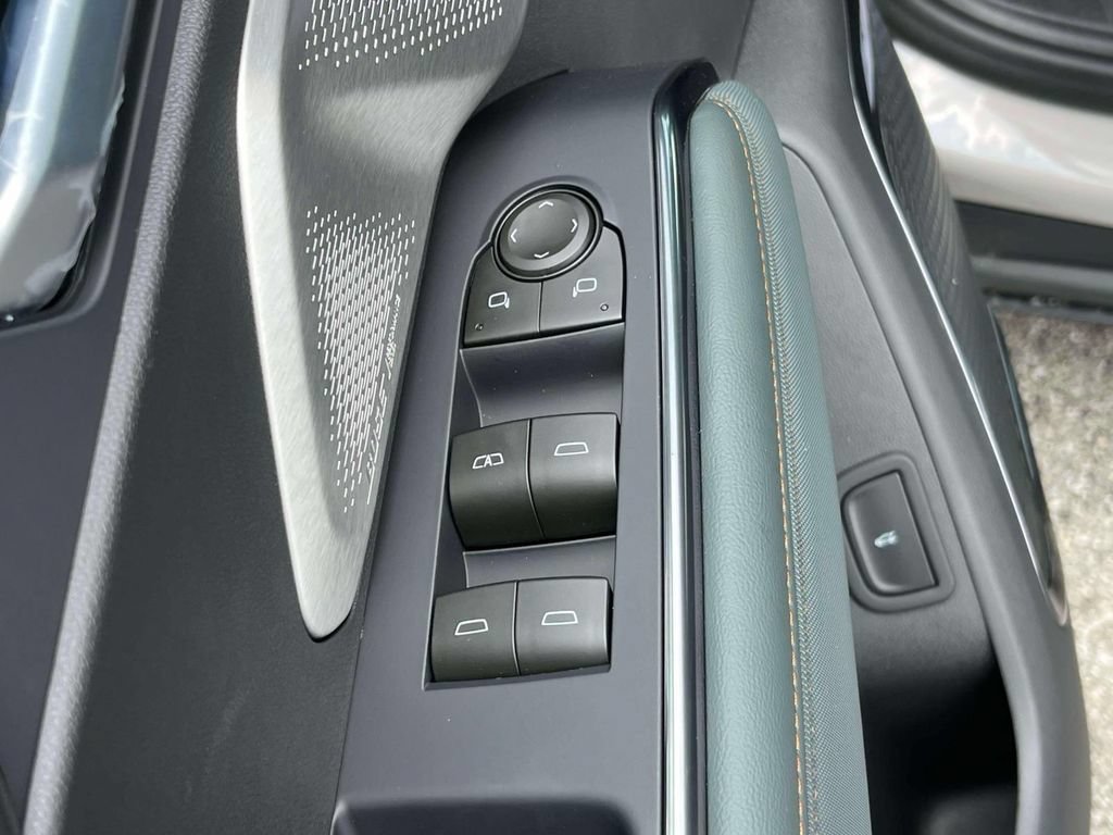 New 2027 GMC Acadia AT4 w/ AT4 Reserve Package AWD/4WD image 21