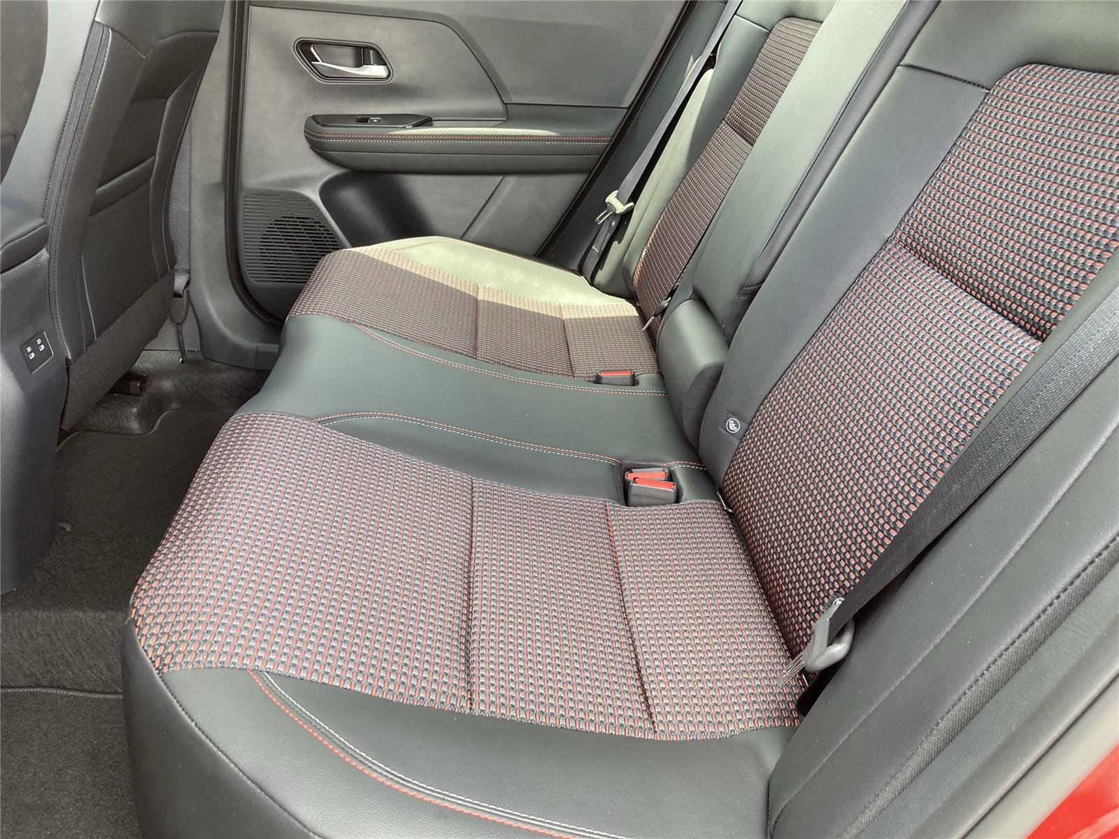 New 2025 Nissan Kicks SR w/ SR Premium Package image 33