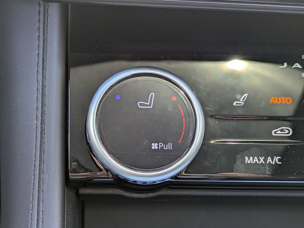 New 2026 Jaguar F-PACE SVR image 26