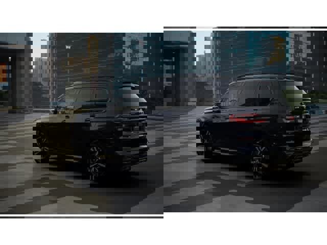 New 2026 BMW X7 M60i image 2