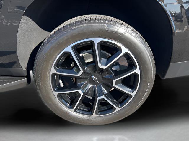 Used 2024 Chevrolet Suburban RST w/ Luxury Package image 33