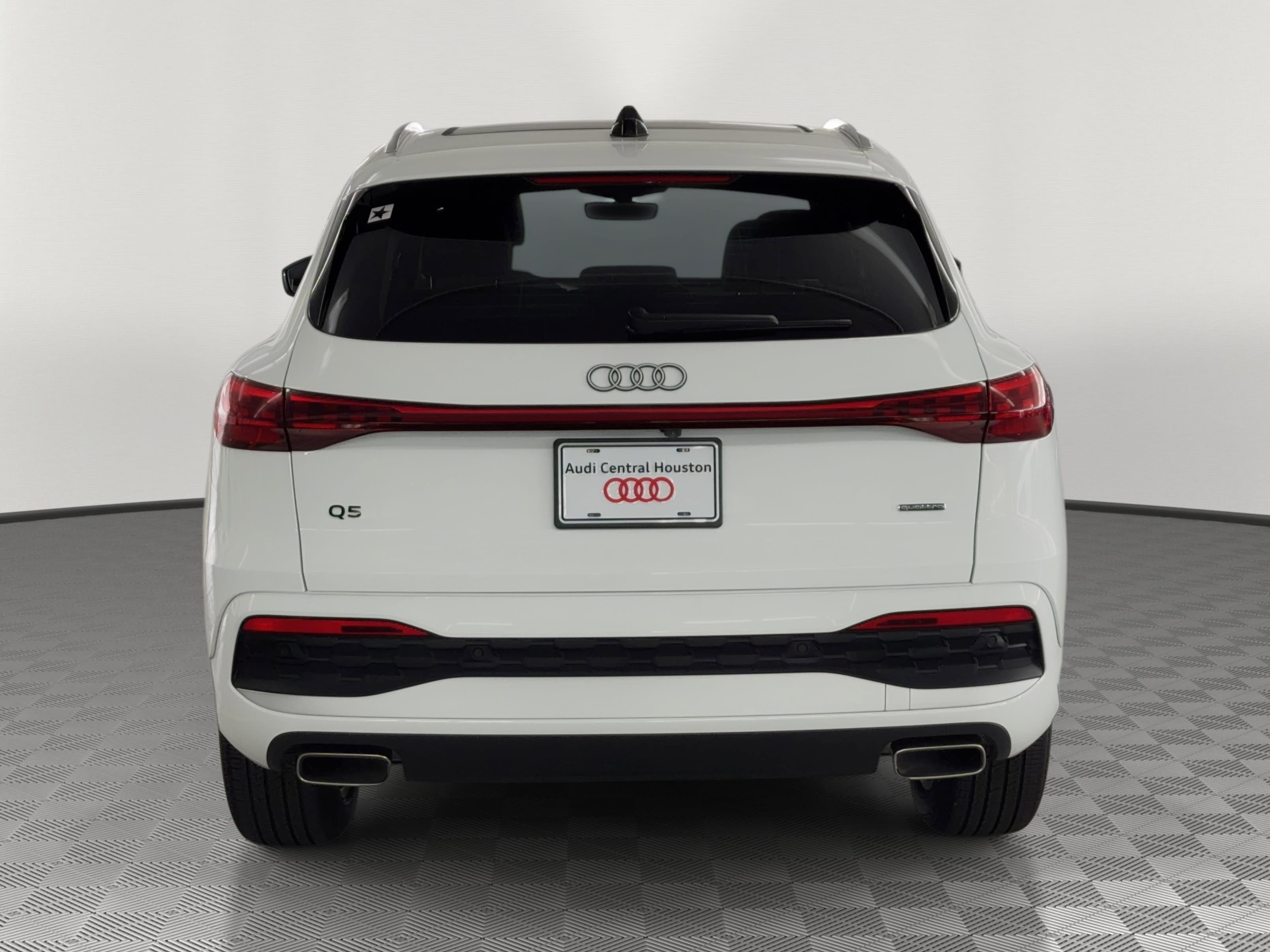 Used 2025 Audi Q5 Premium w/ Convenience Package AWD/4WD image 10