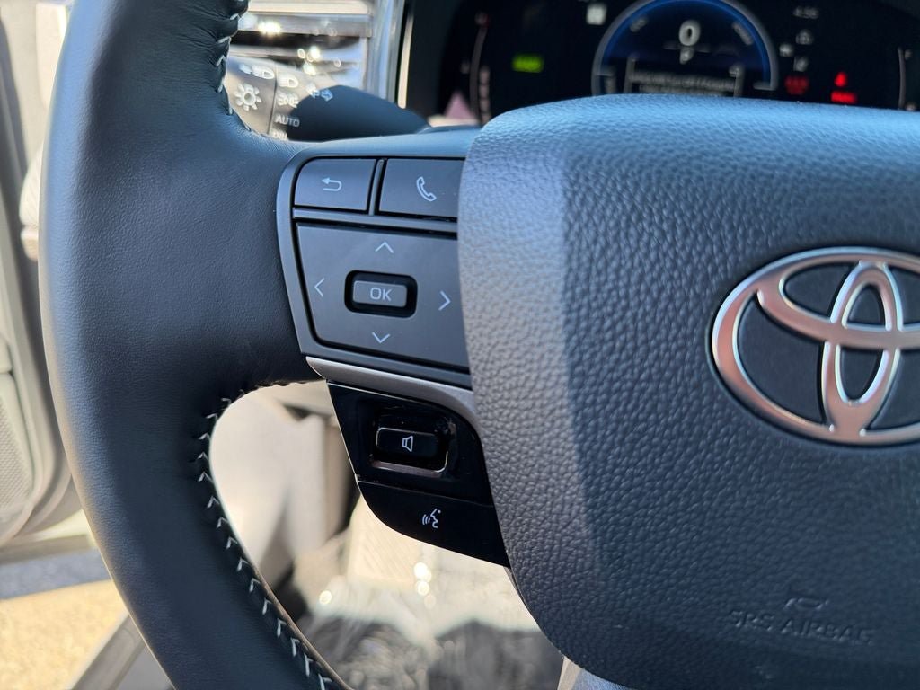 Used 2025 Toyota Camry SE w/ Multimedia Upgrade Package AWD/4WD image 15