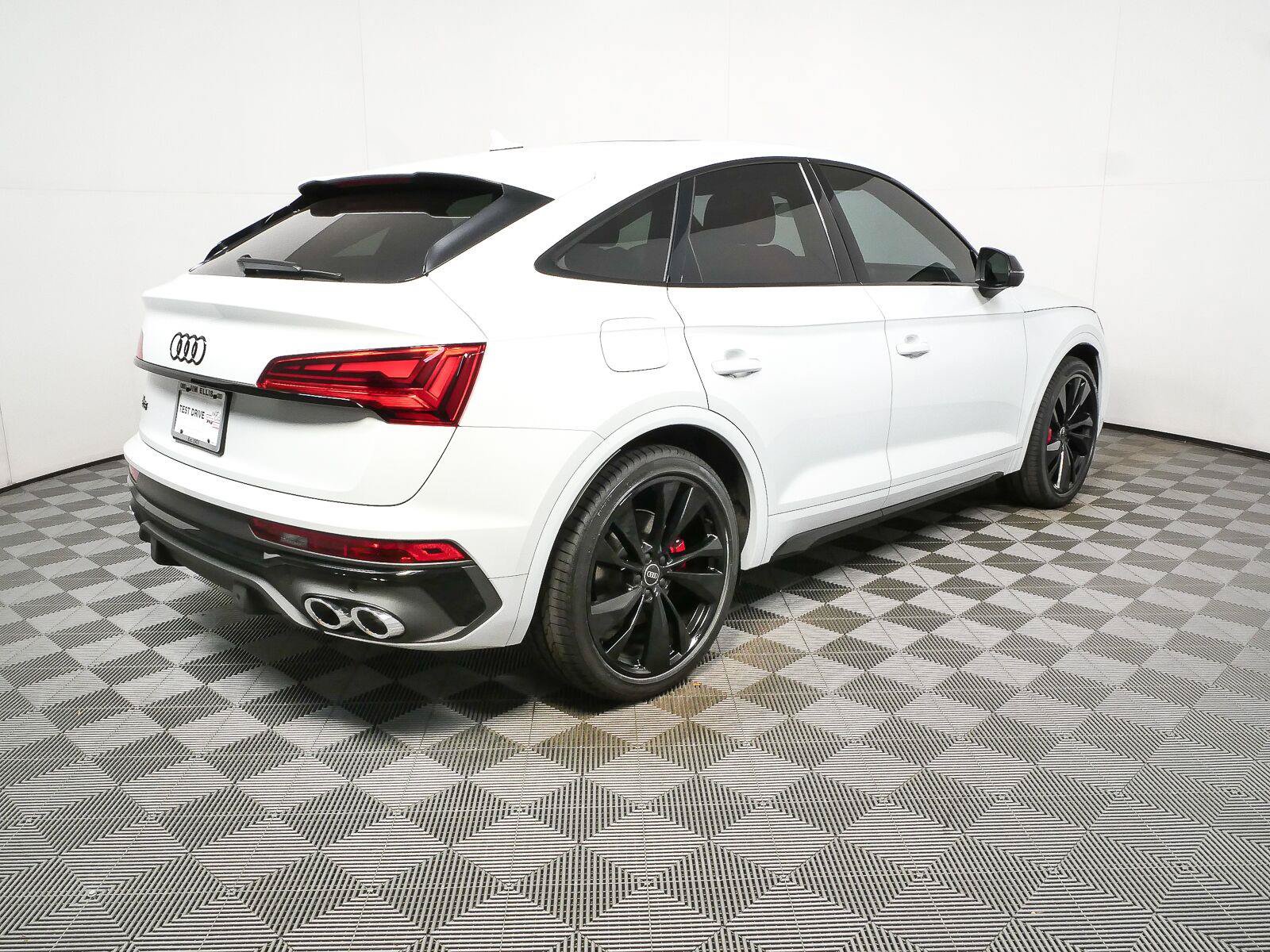 Used 2024 Audi SQ5 Premium Plus w/ S Sport Package AWD/4WD image 3