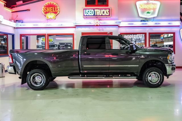 Used 2024 RAM 3500 Tradesman w/ Chrome Appearance Group AWD/4WD image 9