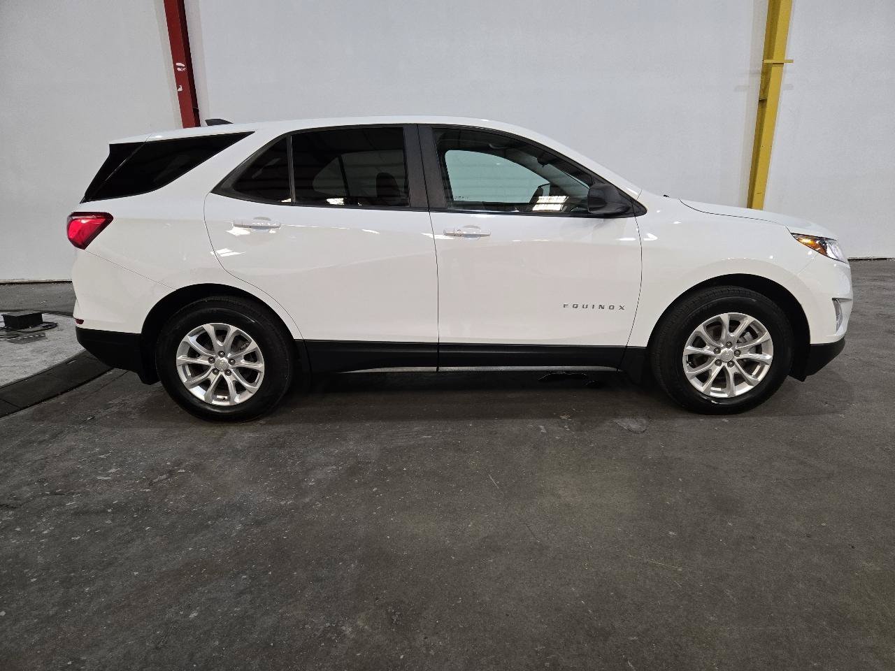 Used 2021 Chevrolet Equinox LS w/ LS Convenience Package FWD image 20