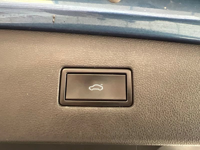 Used 2019 Volkswagen Tiguan SEL AWD/4WD image 9