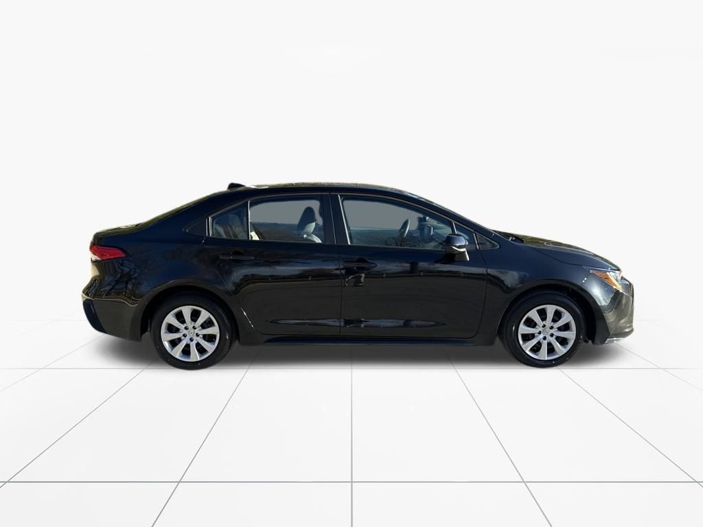 Used 2022 Toyota Corolla LE image 10