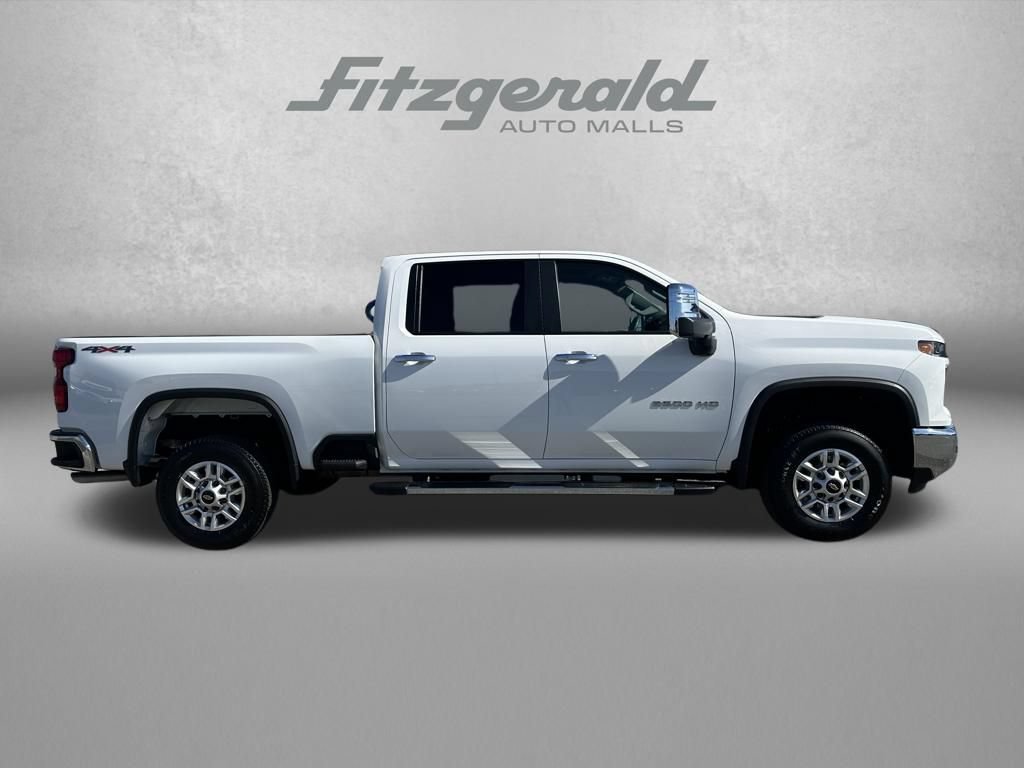 Used 2025 Chevrolet Silverado 2500 LT w/ Convenience Package AWD/4WD image 4