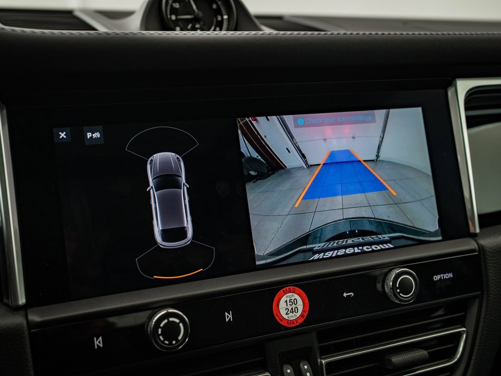 Certified 2024 Porsche Macan image 43