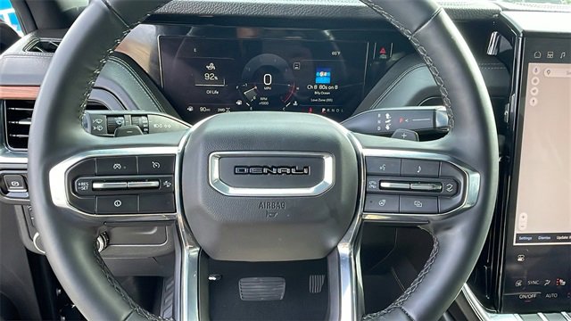 Used 2025 GMC Yukon XL Denali image 22