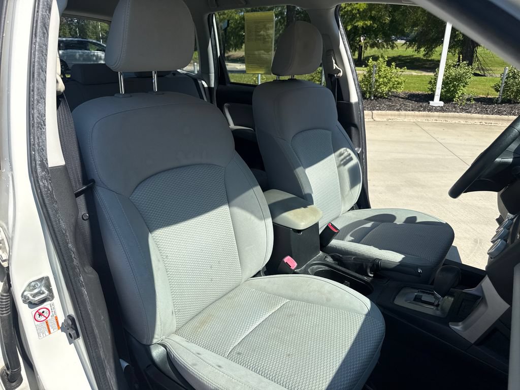 Used 2017 Subaru Forester 2.5i AWD/4WD image 34