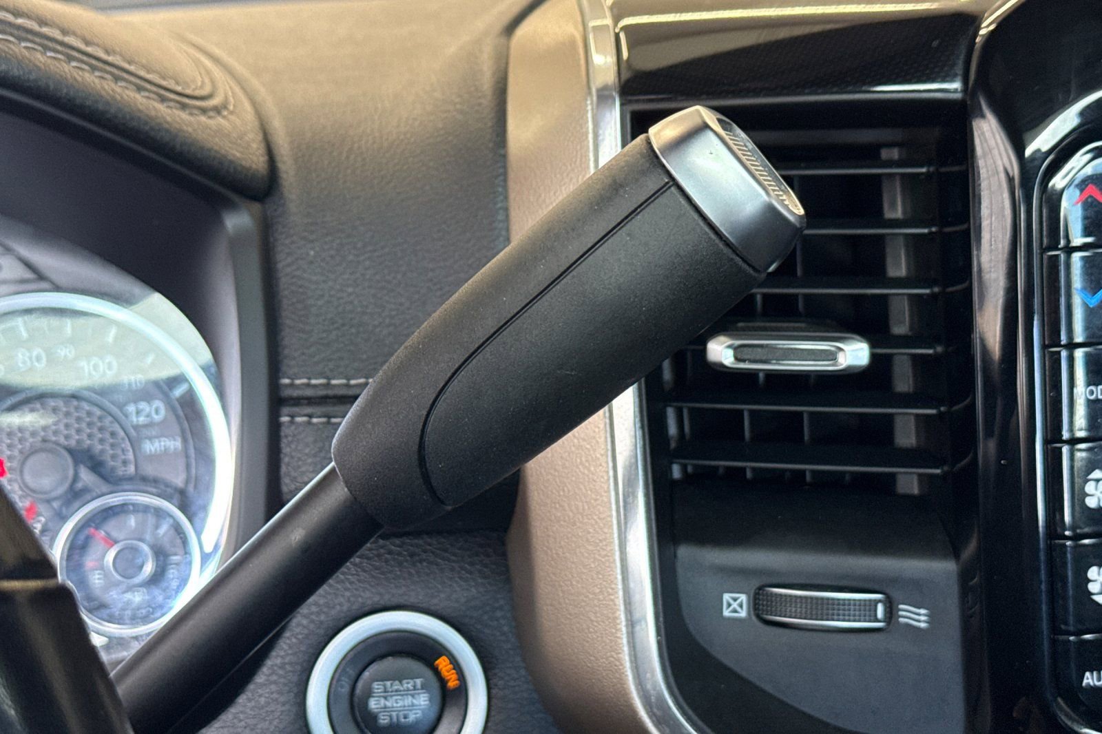 Used 2019 RAM 2500 Laramie AWD/4WD image 20