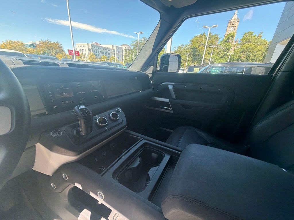 Used 2023 Land Rover Defender 90 X-Dynamic SE AWD/4WD image 14