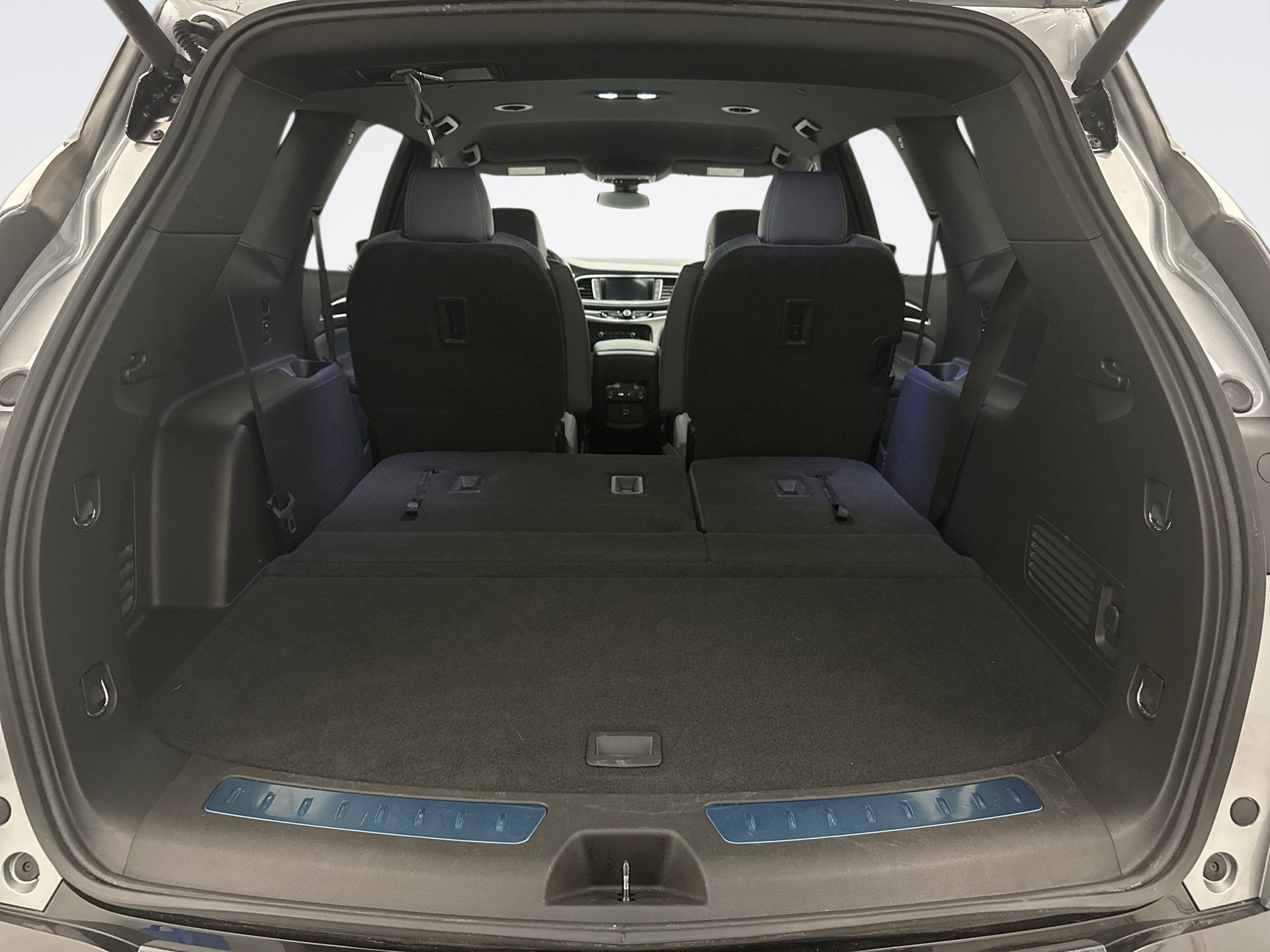 Used 2023 Buick Enclave Essence AWD/4WD image 22