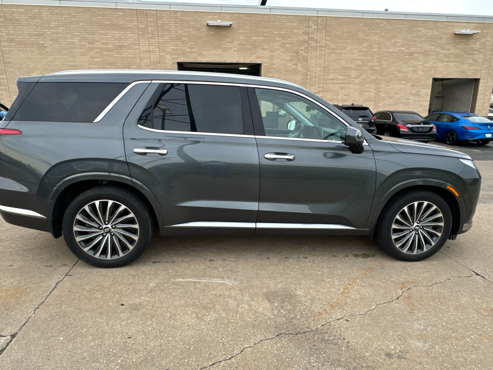 Used 2023 Hyundai Palisade Calligraphy AWD/4WD image 6