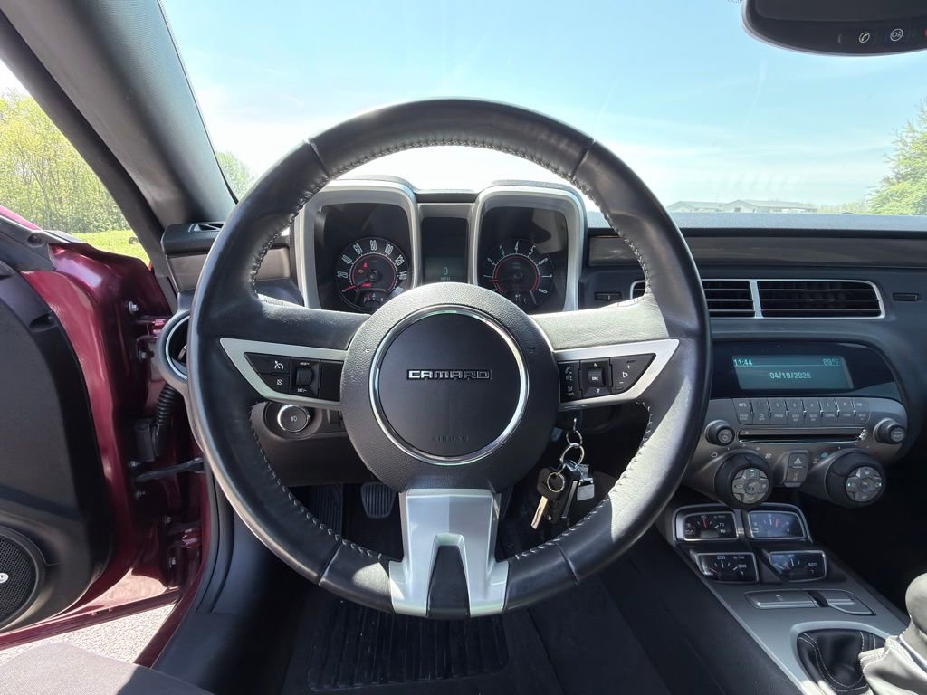 Used 2010 Chevrolet Camaro LT RWD image 2