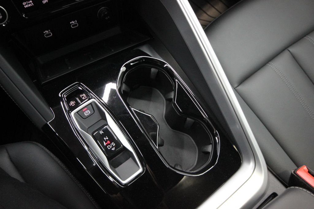 Used 2025 Audi Q5 Premium w/ Convenience Package AWD/4WD image 25