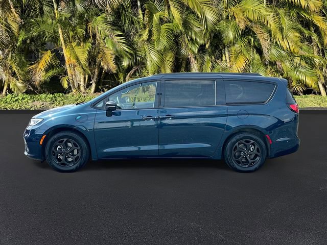 Used 2024 Chrysler Pacifica Premium image 8