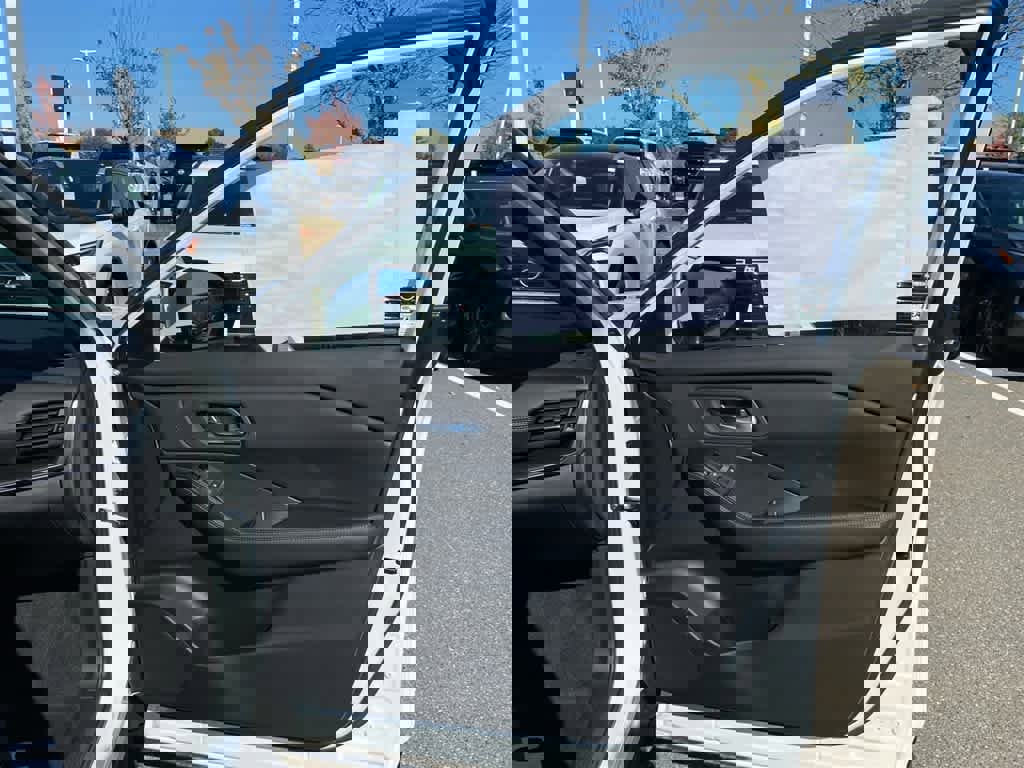 New 2026 Nissan Rogue SV image 25