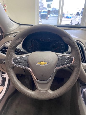 Used 2022 Chevrolet Malibu LT FWD image 27