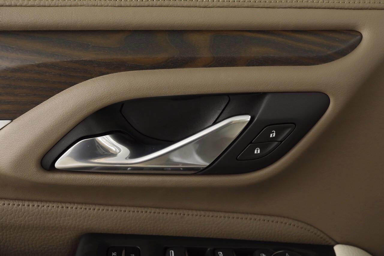 Used 2021 GMC Yukon Denali w/ Denali Premium Package image 37