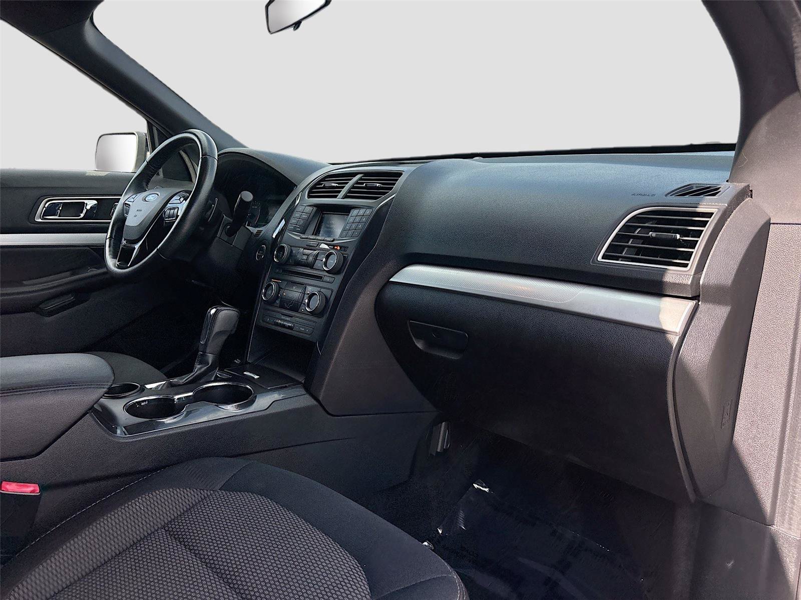 Used 2017 Ford Explorer XLT FWD image 29