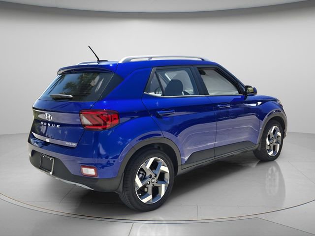 Certified 2025 Hyundai Venue SEL FWD image 7