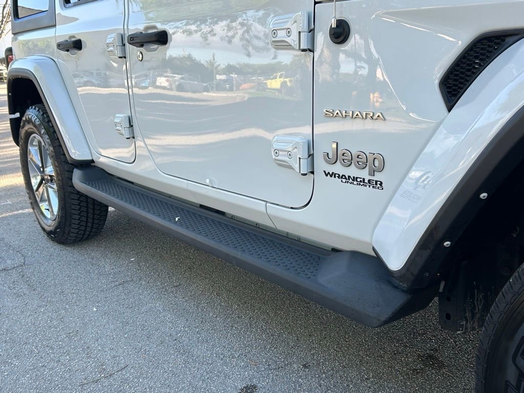 Used 2022 Jeep Wrangler Unlimited Sahara AWD/4WD image 32