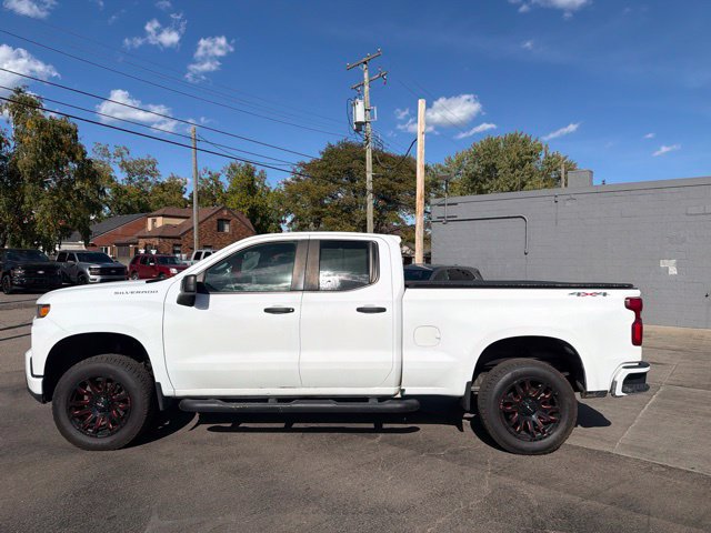 Used 2019 Chevrolet Silverado 1500 Custom w/ Custom Convenience Package AWD/4WD image 4