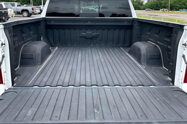 Used 2022 Chevrolet Silverado 1500 LT Trail Boss w/ Convenience Package II AWD/4WD image 7