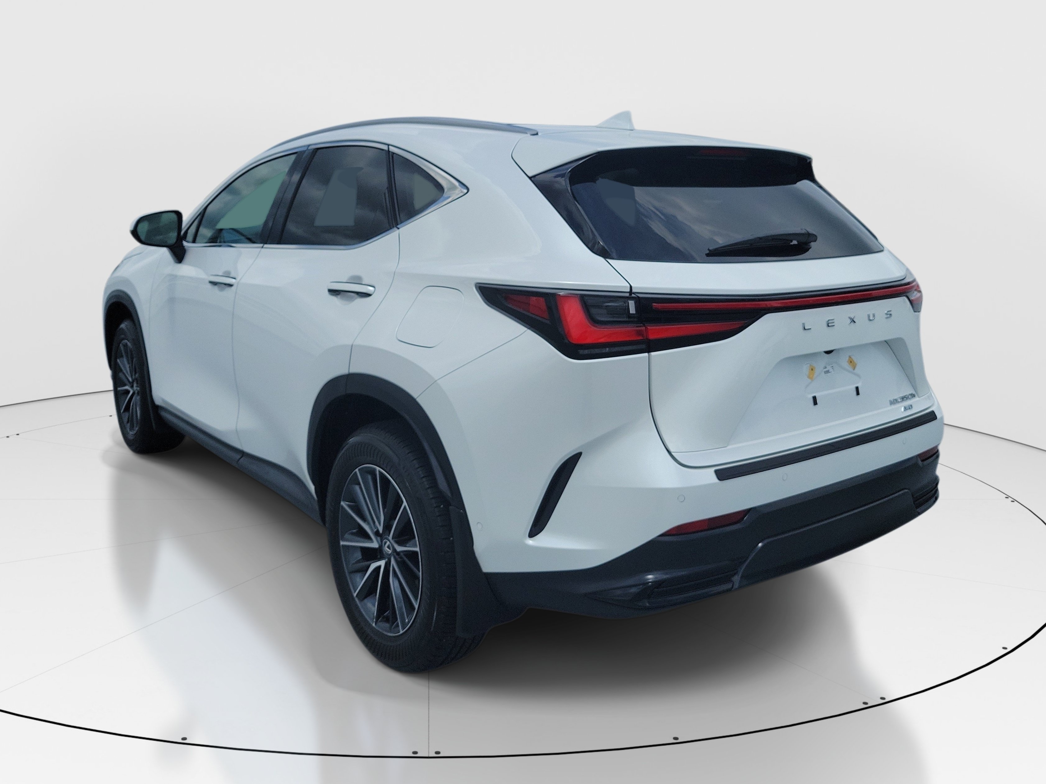Used 2025 Lexus NX 350h AWD w/ Accessory Package (2T) image 4