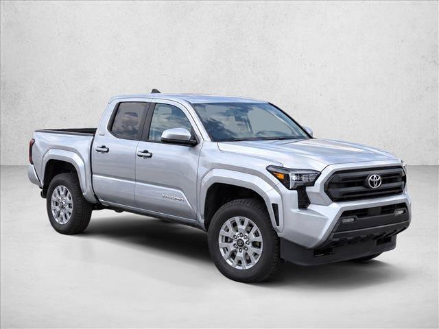 Used 2025 Toyota Tacoma SR5 AWD/4WD image 3