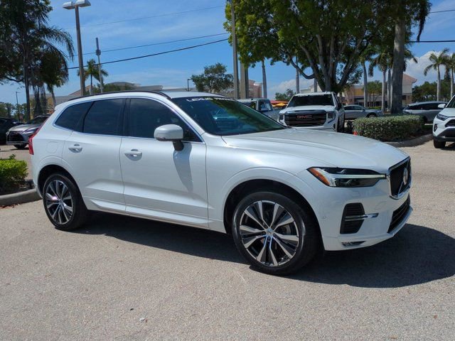 Used 2022 Volvo XC60 B5 Momentum w/ Advanced Package
