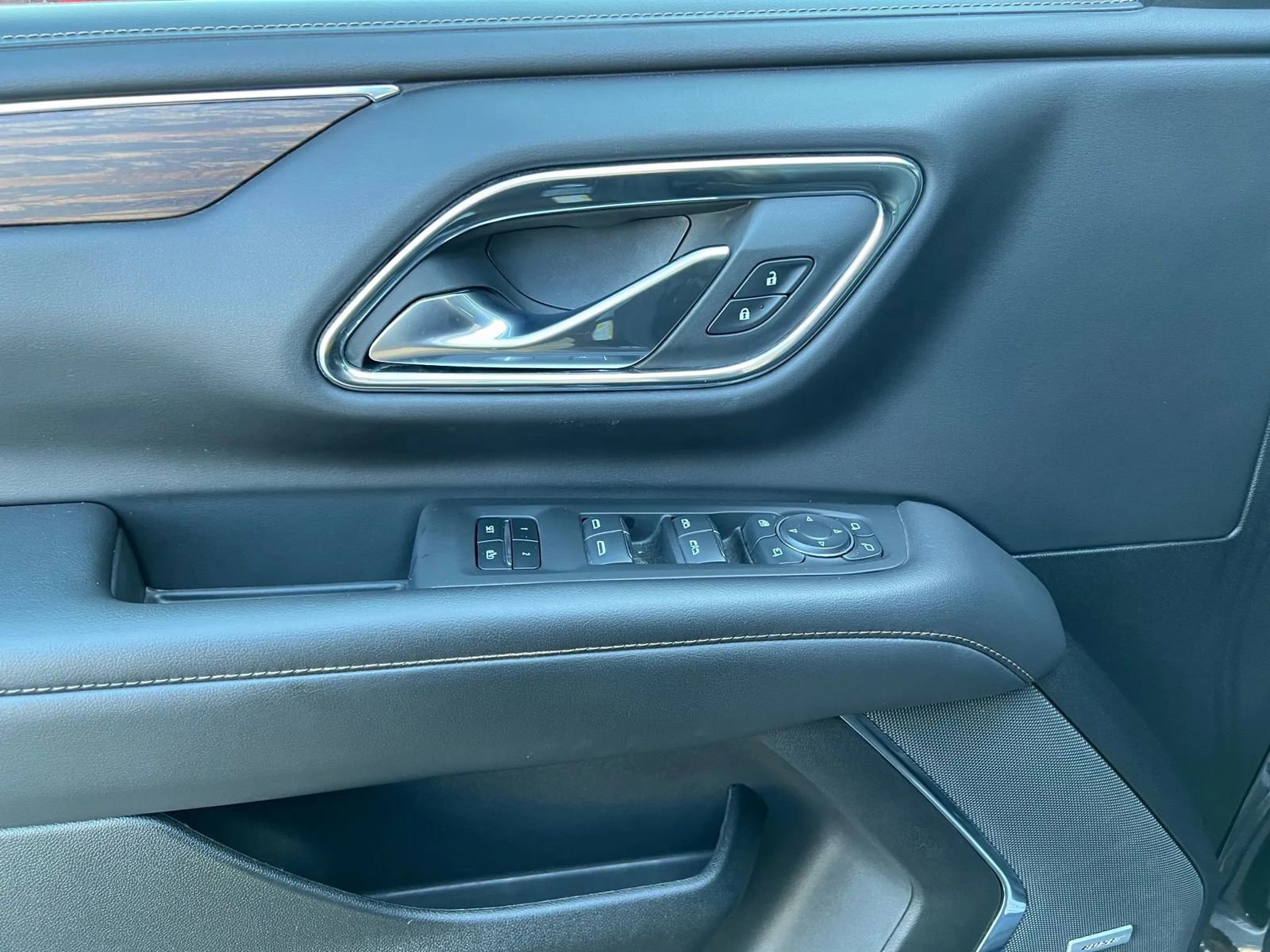 Used 2023 Chevrolet Tahoe High Country AWD/4WD image 15