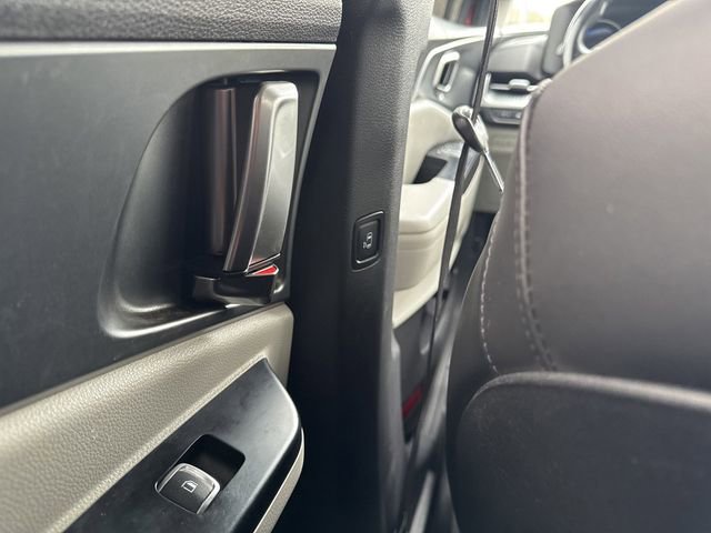 Used 2024 Kia Carnival LX image 26