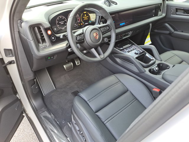 New 2026 Porsche Cayenne GTS image 4