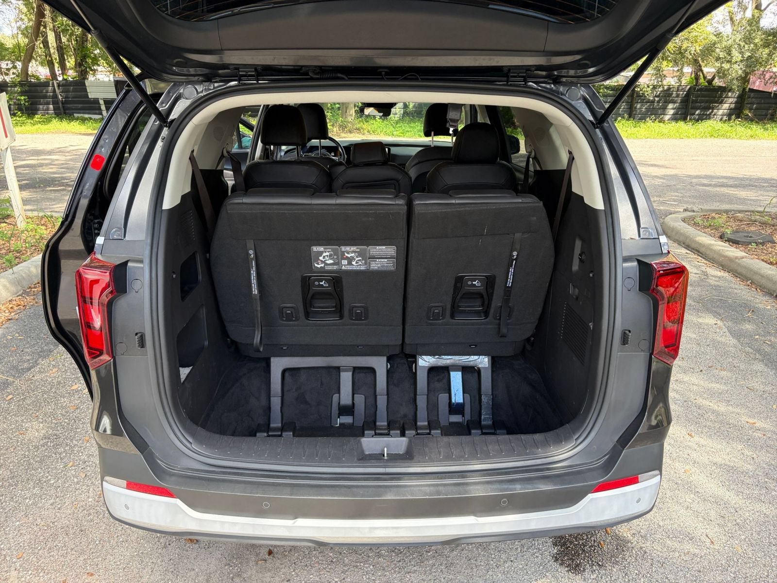 Used 2026 Kia Carnival FWD image 33