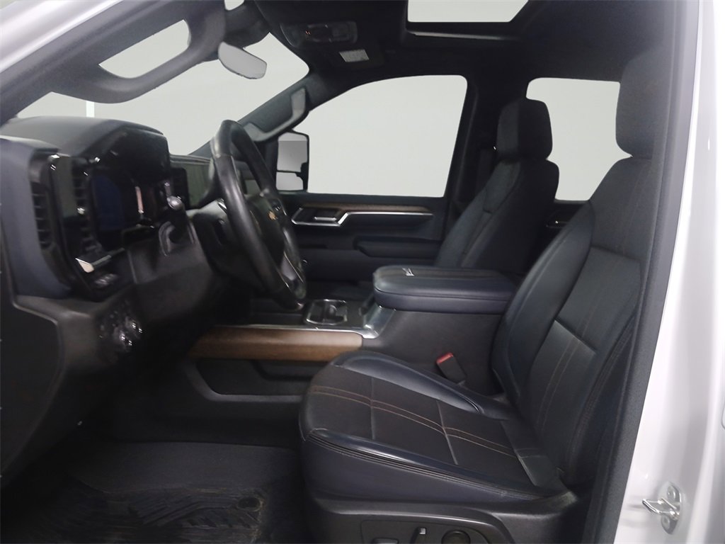 Used 2024 Chevrolet Silverado 2500 High Country w/ High Country Premium Package image 19