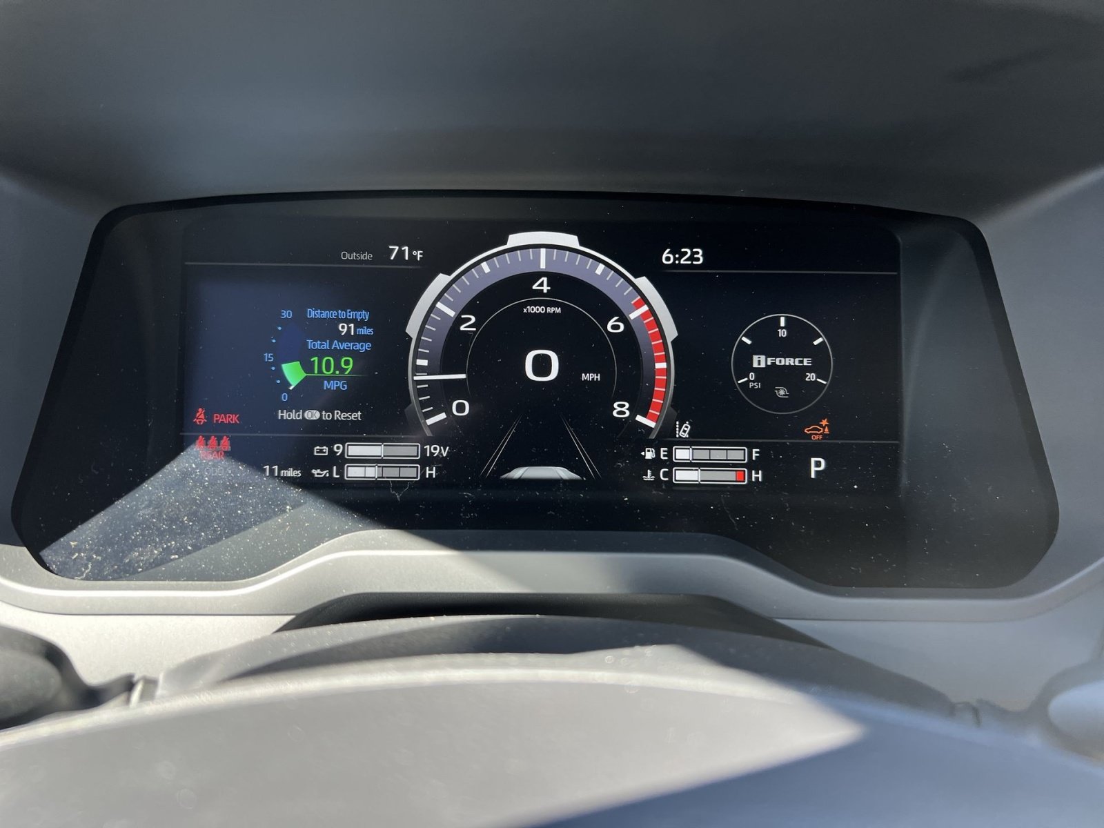 New 2026 Toyota Tundra Limited AWD/4WD image 17