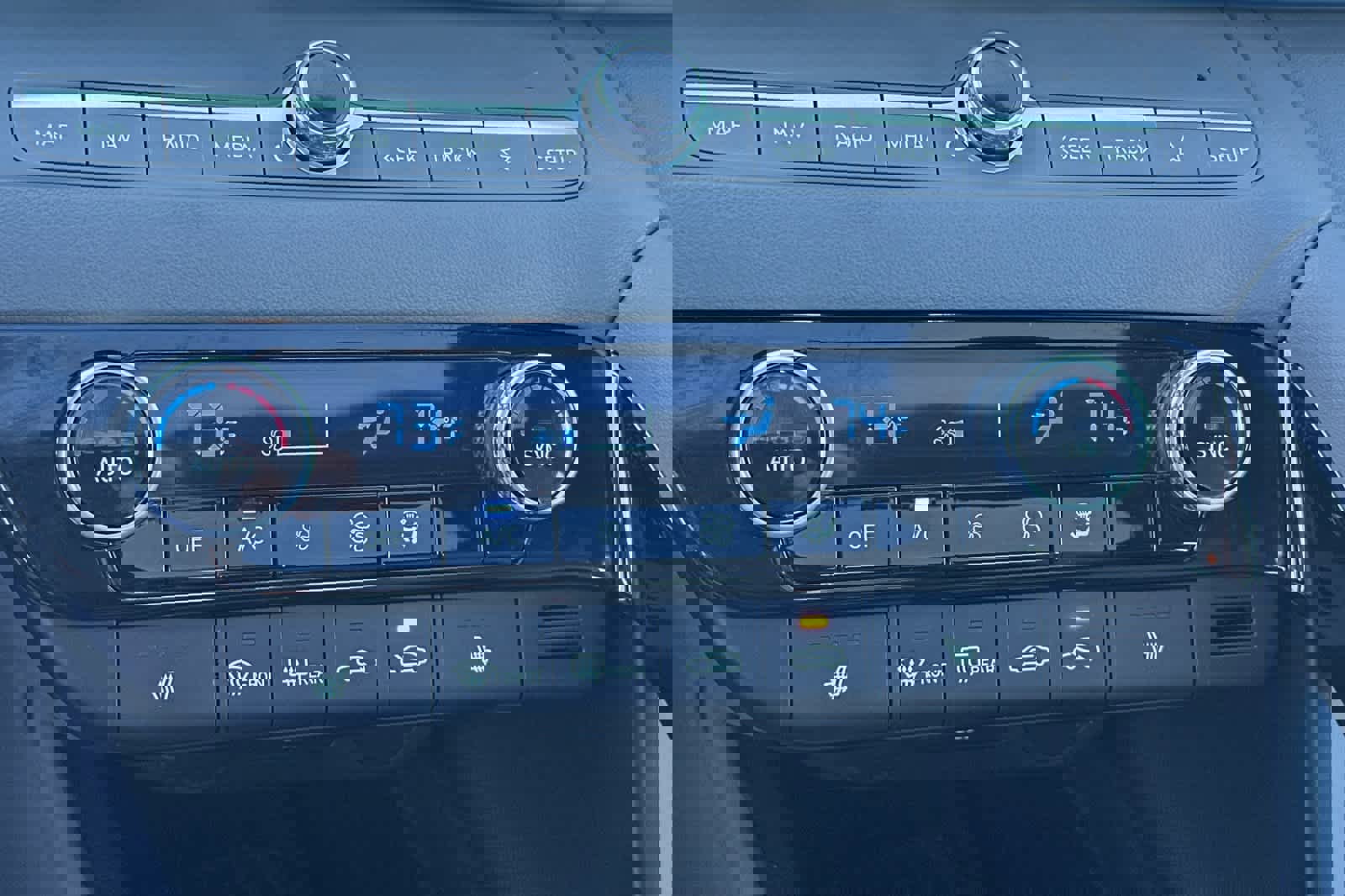 Used 2025 Hyundai Elantra SEL image 22